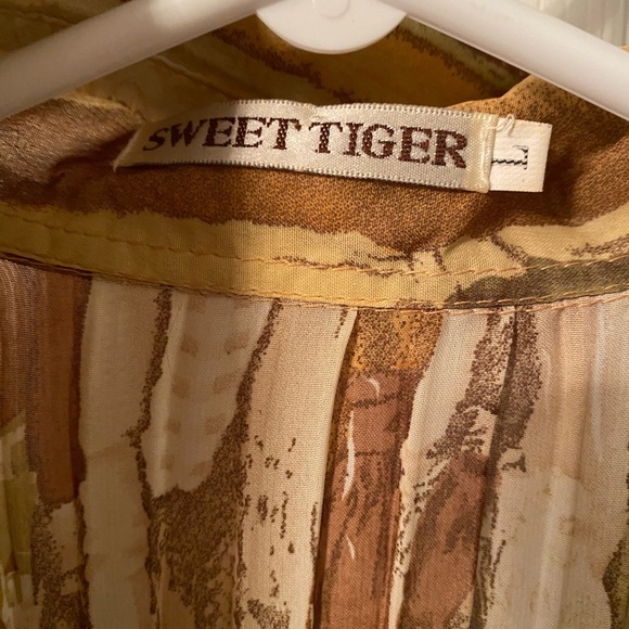 Sheer button up - Picture 3 of 4